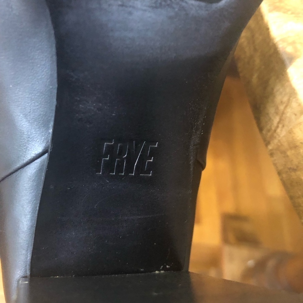 Frye lace up leather heels with leather laces/tassels. Excellent condition, 7.5 - Picture 14 of 14